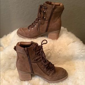 carlos santana combat boots